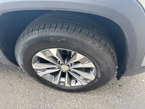 Used 2025 Chevrolet Equinox LT w/ Safety and Technology Package AWD/4WD image 5
