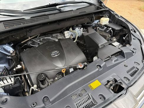 Used 2018 Toyota Highlander XLE FWD image 16
