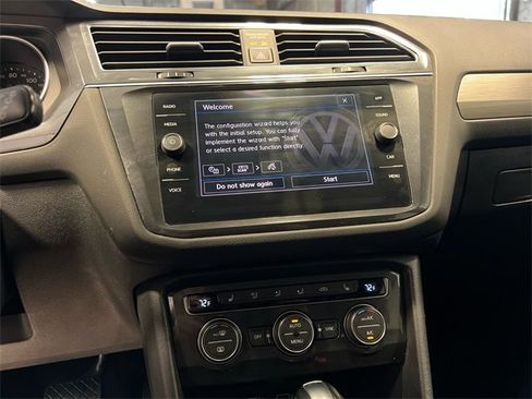 Used 2018 Volkswagen Tiguan SE image 24