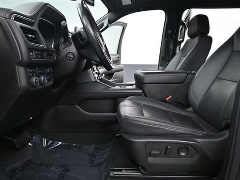 Used 2022 Chevrolet Tahoe RST w/ Luxury Package AWD/4WD image 17