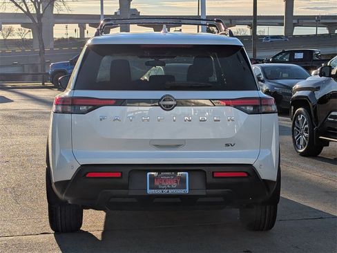 Certified 2023 Nissan Pathfinder SV image 5