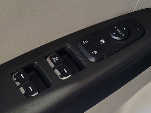 Used 2020 Kia Sportage LX image 27