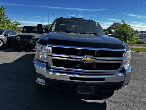 Used 2010 Chevrolet Silverado 2500 LTZ w/ Convenience Package AWD/4WD image 8