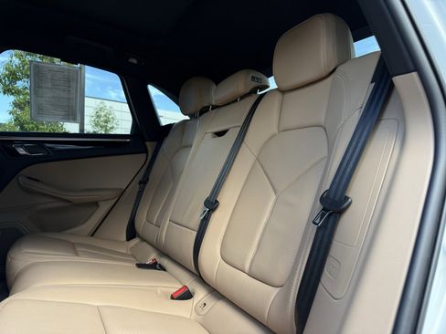 Used 2024 Porsche Macan image 29