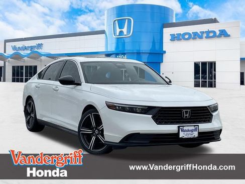 Used 2023 Honda Accord Sport image 1
