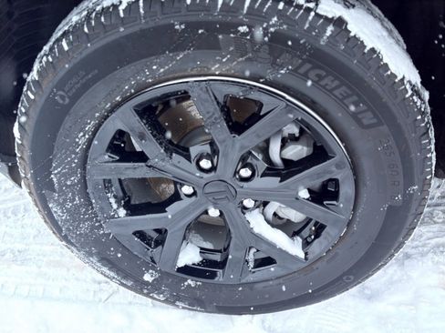 Used 2023 Jeep Grand Cherokee Limited image 9