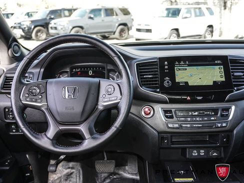 Used 2024 Honda Passport TrailSport image 2