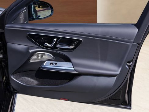 Used 2024 Mercedes-Benz E 450 4MATIC Sedan image 26