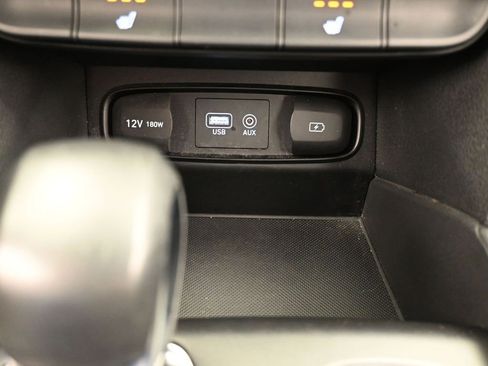 Used 2019 Hyundai Santa Fe SEL image 25