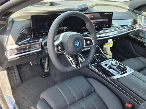 New 2026 BMW i7 xDrive60 w/ Executive Package AWD/4WD image 3