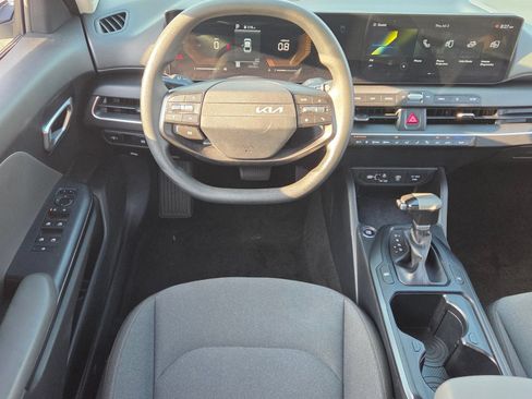 Used 2025 Kia K4 FWD image 7