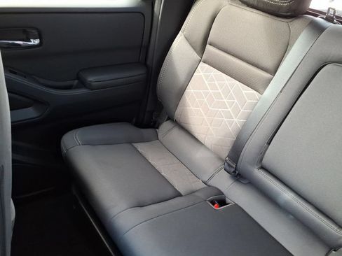 Used 2025 Nissan Frontier SV RWD image 16