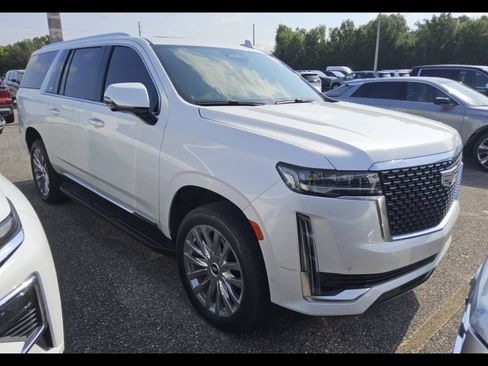 Used 2024 Cadillac Escalade ESV Premium Luxury AWD/4WD image 7