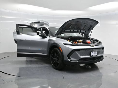 New 2026 Chevrolet Equinox EV LT AWD/4WD image 42