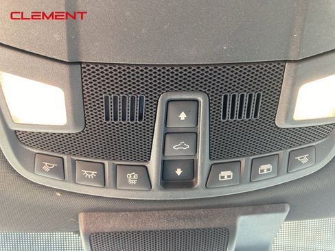 Used 2022 Ford F250 Lariat w/ Black Appearance Pkg image 17