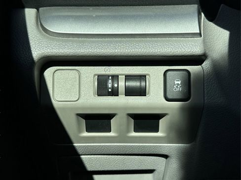 Used 2018 Subaru Forester 2.5i Premium w/ All-Weather Package image 32