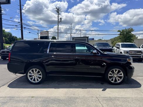 Used 2016 Chevrolet Suburban LTZ RWD image 7