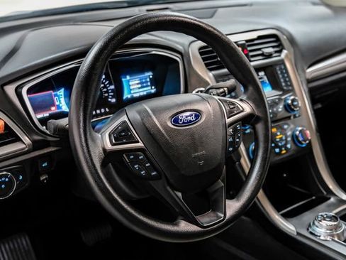 Used 2018 Ford Fusion S image 21