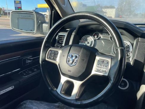 Used 2018 RAM 1500 Laramie w/ Convenience Group AWD/4WD image 9