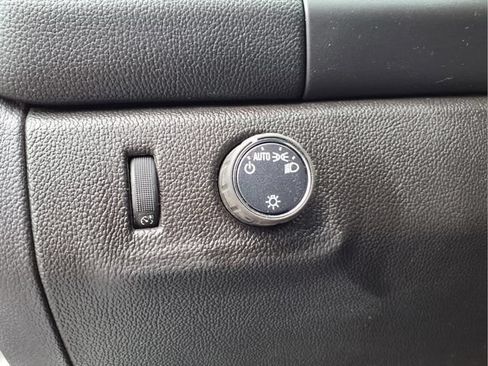 Used 2022 Chevrolet Colorado LT w/ Fleet Safety Package RWD image 17