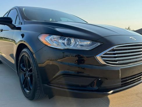 Used 2018 Ford Fusion SE w/ Fusion SE Technology Package FWD image 12
