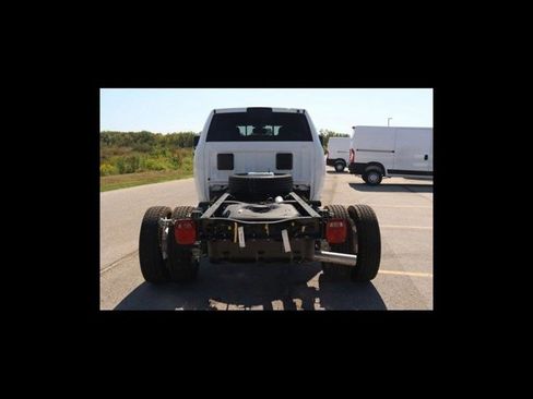 Used 2024 RAM 5500 SLT w/ Quick Order Package 27G SLT image 11