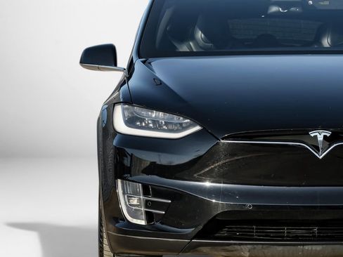 Used 2018 Tesla Model X 75D image 39