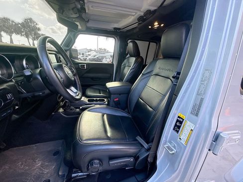 Used 2023 Jeep Wrangler Unlimited Sahara w/ Cold Weather Group image 23