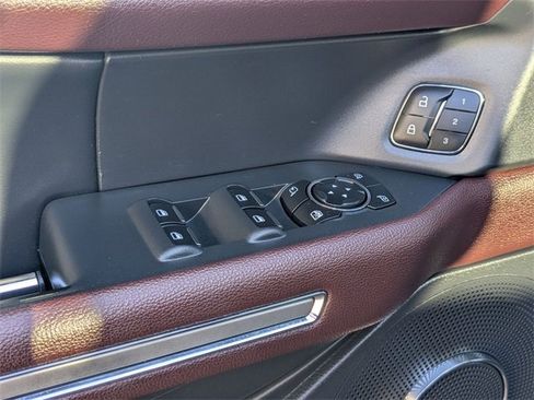 Used 2024 Ford Expedition Limited image 14