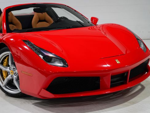 Used 2017 Ferrari 488 Spider RWD image 26