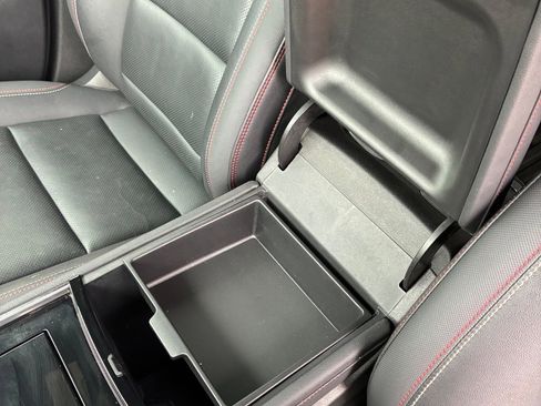 Used 2024 Chevrolet Traverse RS image 21