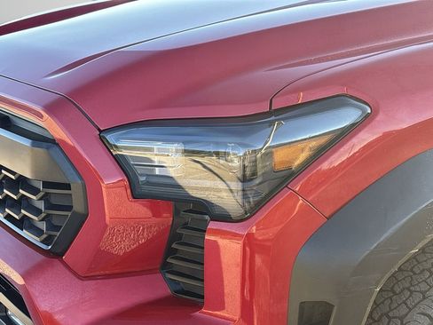 Used 2024 Toyota Tacoma TRD Off-Road image 27