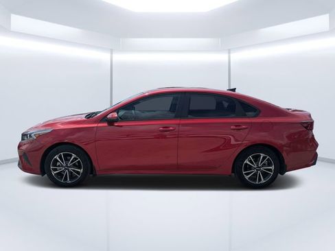 Used 2023 Kia Forte LXS w/ LXS Technology Package FWD image 6