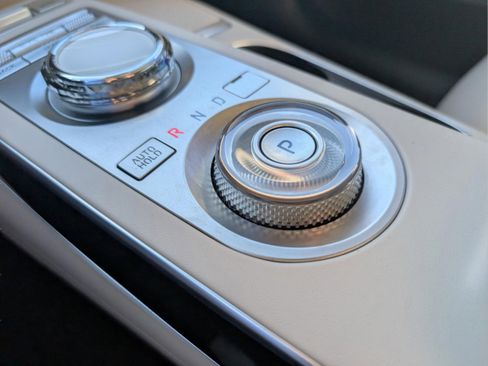 Used 2022 Genesis GV70 2.5T image 39