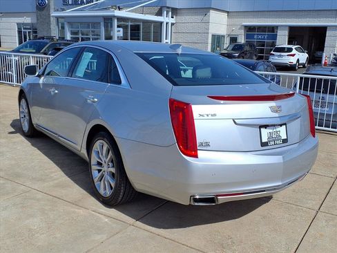 Used 2017 Cadillac XTS Luxury image 2