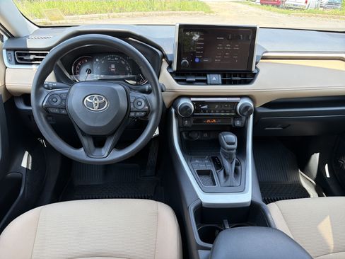 Used 2025 Toyota RAV4 LE FWD image 22