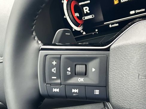 New 2026 Nissan Pathfinder Platinum AWD/4WD image 31