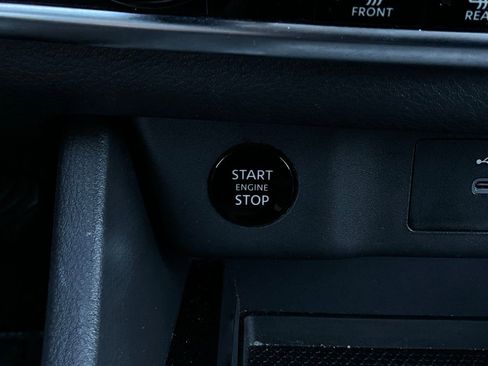 Used 2025 Nissan Rogue SV image 26