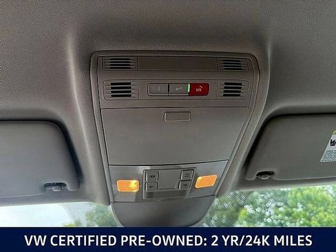 Certified 2022 Volkswagen Taos SE FWD image 32