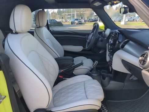 Certified 2023 MINI Cooper S w/ Signature Upholstery Package image 19