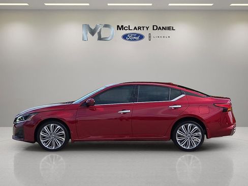 Used 2023 Nissan Altima 2.5 SL AWD/4WD image 3