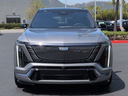Used 2026 Cadillac Vistiq Platinum AWD/4WD image 3