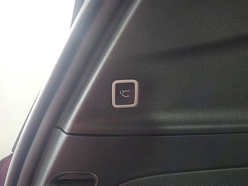 New 2026 Chrysler Pacifica Pinnacle image 11