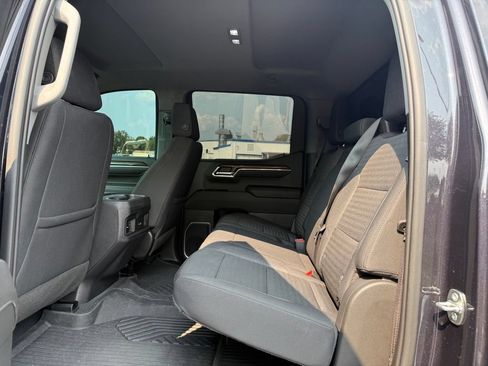 Used 2023 Chevrolet Silverado 1500 RST AWD/4WD image 14