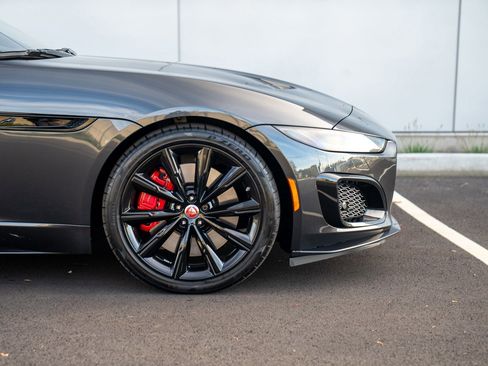 Used 2023 Jaguar F-TYPE R image 9
