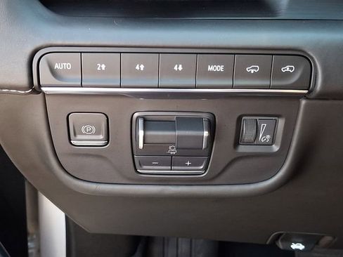 Used 2023 Cadillac Escalade Sport Platinum w/ LPO, ONYX Package AWD/4WD image 24