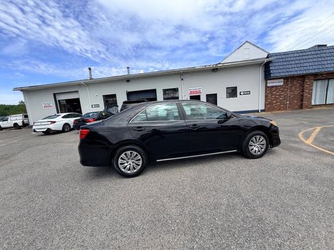 Used 2014 Toyota Camry LE FWD image 23