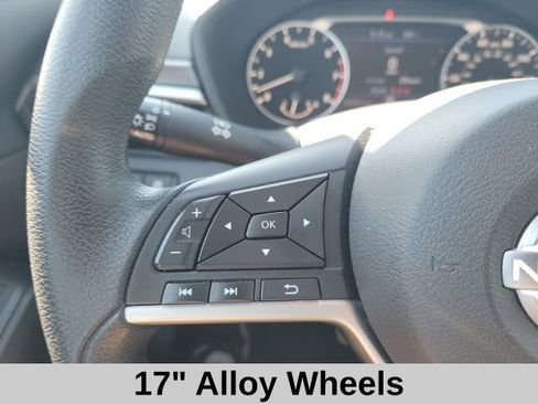 Used 2024 Nissan Altima 2.5 SV FWD image 11