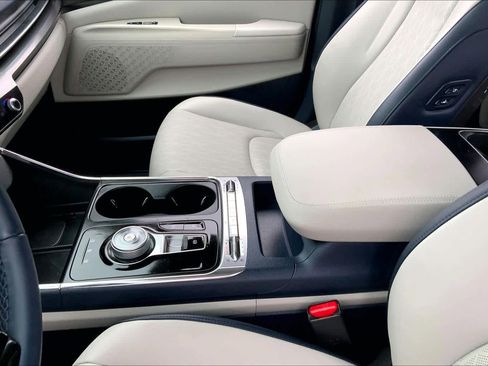 Used 2026 Kia Carnival SX w/ SX Dark Edition Package image 14