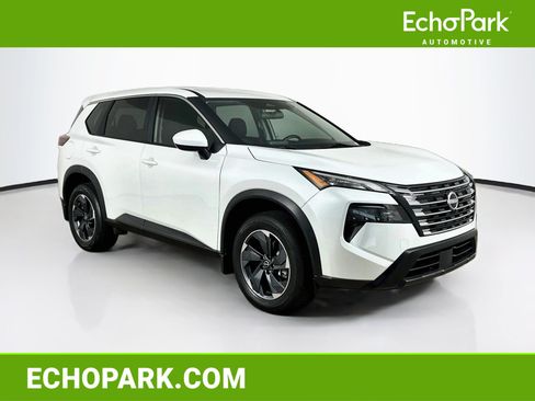 Used 2024 Nissan Rogue SV FWD image 1